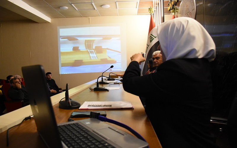 كلية التربية البدنية وعلوم الرياضة تنظم محاضرة نوعية عن كيفية عمل الجهاز الميكانيكي الألكتروني الحاصل على براءة الاختراع  في تأهيل مفصل المرفق