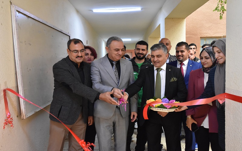 كلية التربية البدنية وعلوم الرياضة تقيم معرضاً للاعمال اليدوية والرسومات الفنية