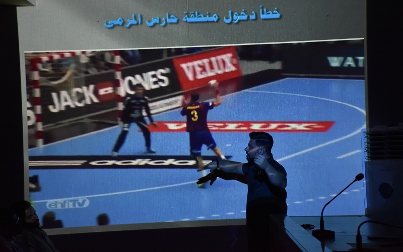 كلية التربية البدنية وعلوم الرياضة تنظم ورشة عمل علمية عن اخر التعديلات لقانون كرة اليد الدولي  