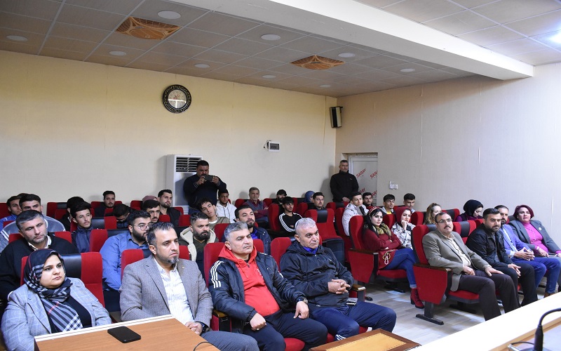 كلية التربية البدنية وعلوم الرياضة تنظم ورشة عمل عن كيفية الحد من انتشار المخدرات في الجامعات والكليات 