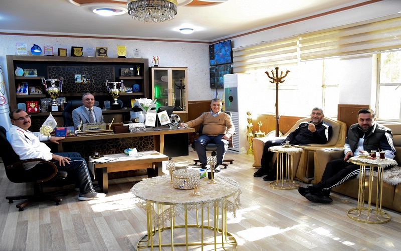 كلية التربية البدنية وعلوم الرياضة تعقد اجتماعا لمجلس الكلية