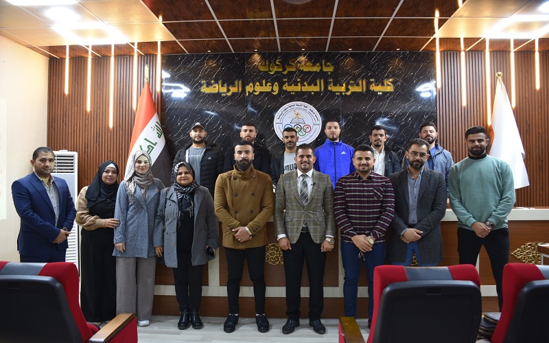 كلية التربية البدنية وعلوم الرياضة تقيم محاضرة نوعية عن الفارق بين الاخلاق واخلاقيات مهنة التعليم  