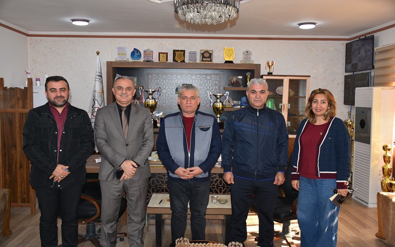 عميد كلية التربية البدنية وعلوم الرياضة يستقبل رئيس ممثلية اللجنة الاولمبية في كركوك / اقليم كردستان  ورئيس نادي فتاة كركوك 