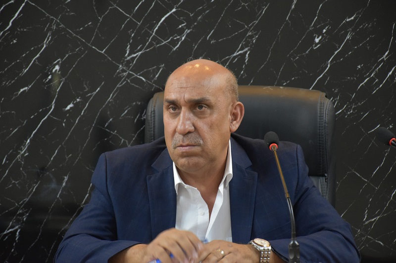 The Head of the Theoretical Sciences Branch at the College of Physical Education and Sports Sciences organizes a meeting with a number of teachers