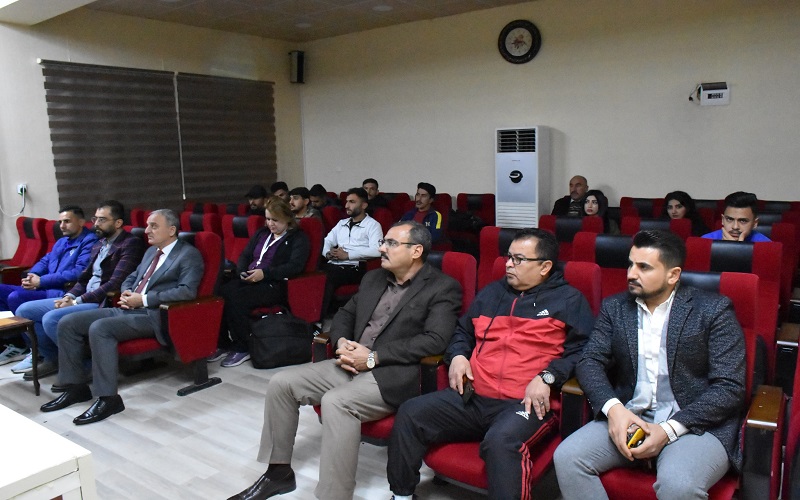 كلية التربية البدنية وعلوم الرياضة تقيم محاضرة نوعية عن التعديلات الاخيرة على قانون كرة القدم للصالات 2023/2024