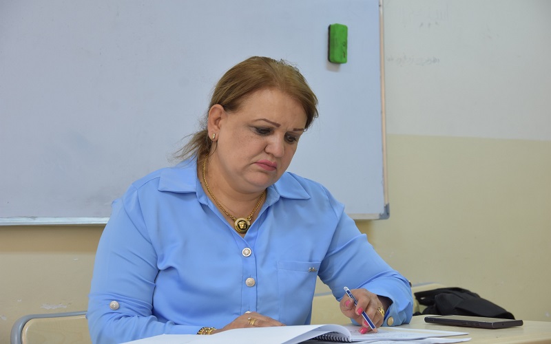 جانب من المحاضرات النظرية لطلبة الدراسات العليا 