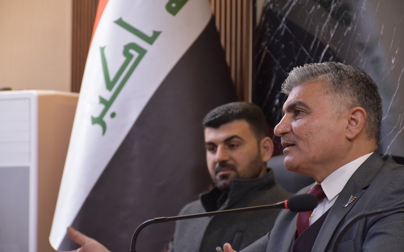 المعاون الاداري في كلية التربية البدنية وعلوم الرياضة يعقد اجتماعا لموظفي الشعب والوحدات 