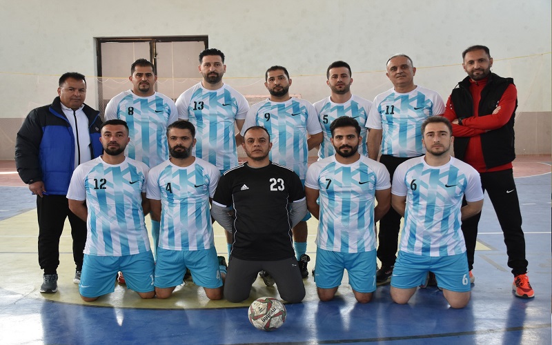 فريق كلية التربية البدنية وعلوم الرياضة يحصد كأس بطولة خماسي كرة قدم الصالات لتدريسيي وموظفي كليات الجامعة