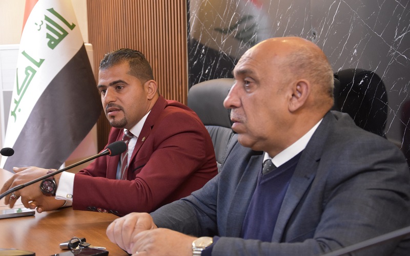 رئيس فرع العلوم النظرية في كلية التربية البدنية وعلوم الرياضة يجري اجتماعاً مع عدد من التدريسيين 