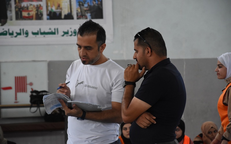 كلية التربية البدنية وعلوم الرياضة تقيم محاضرة عملية عن الخطط الهجومية بلعبة كرة السلة 