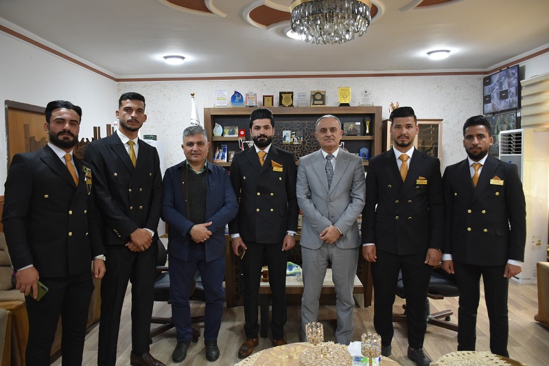 dean of the Faculty of physical education hosted in his office fourth-year  students 