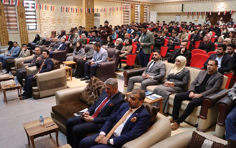 بجوائز مالية ومعنوية 