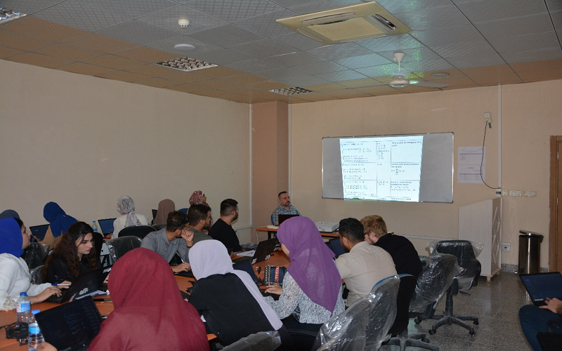 كلية علوم الحاسوب وتكنولوجيا المعلومات تباشر بفتح مختبراتها للدروس العملية