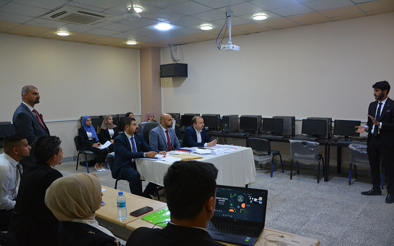 قسم علوم الحاسوب  يناقش مشاريع تخرج الطلبة