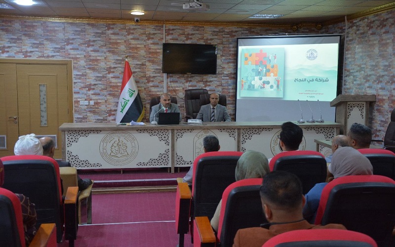 عميد كلية علوم الحاسوب والتكنولوجيا المعلومات يجتمع بمنتسبيها