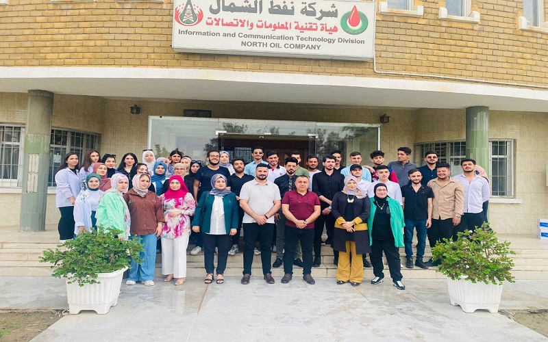 كلية علوم الحاسوب وتكنولوجيا المعلومات تنظم زيارة علمية