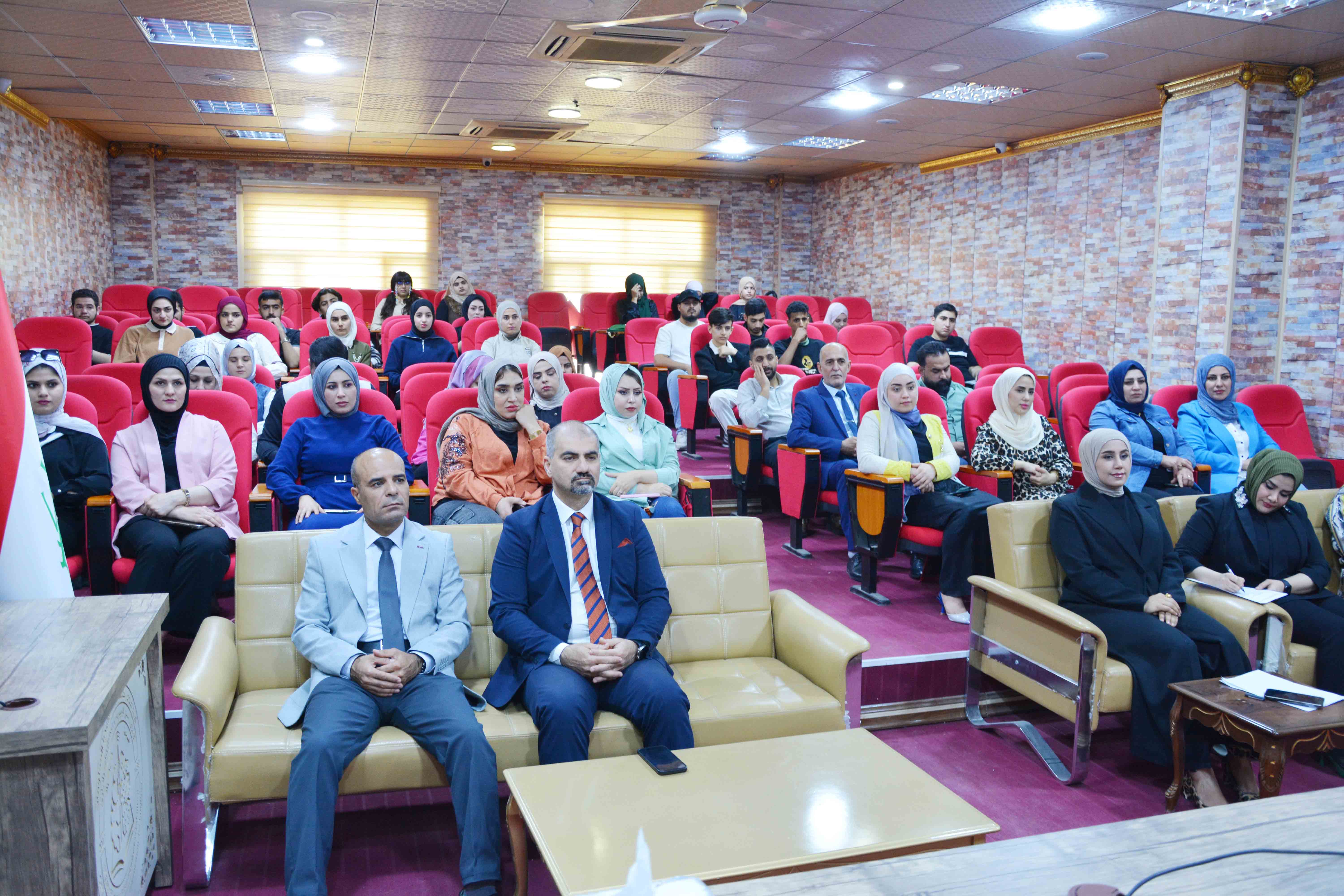 كلية علوم الحاسوب وتكنولوجيا المعلومات ندوة علمية حول دور الذكاء الاصطناعية في تشخيص كوفيد-19