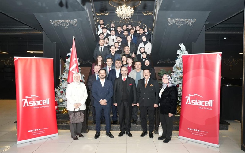 شركة آسياسيل تكرم طلبة كلية علوم الحاسوب وتكنولوجيا المعلومات