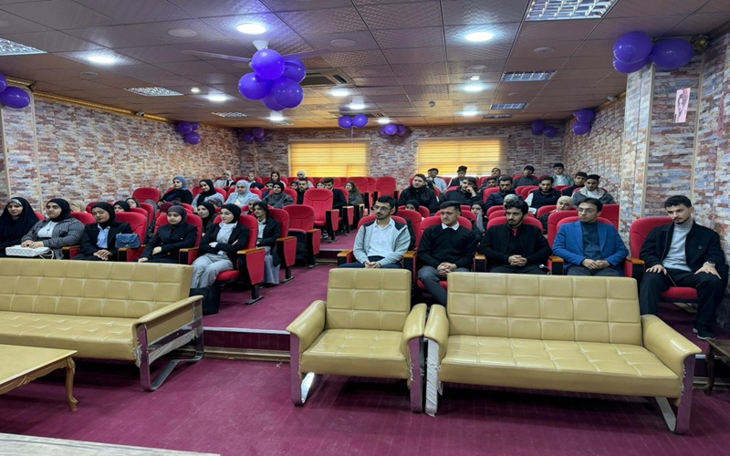 عميد كلية علوم الحاسوب وتكنولوجيا المعلومات يلتقي بطلبة المرحلة الأولى لقسم البرمجيات