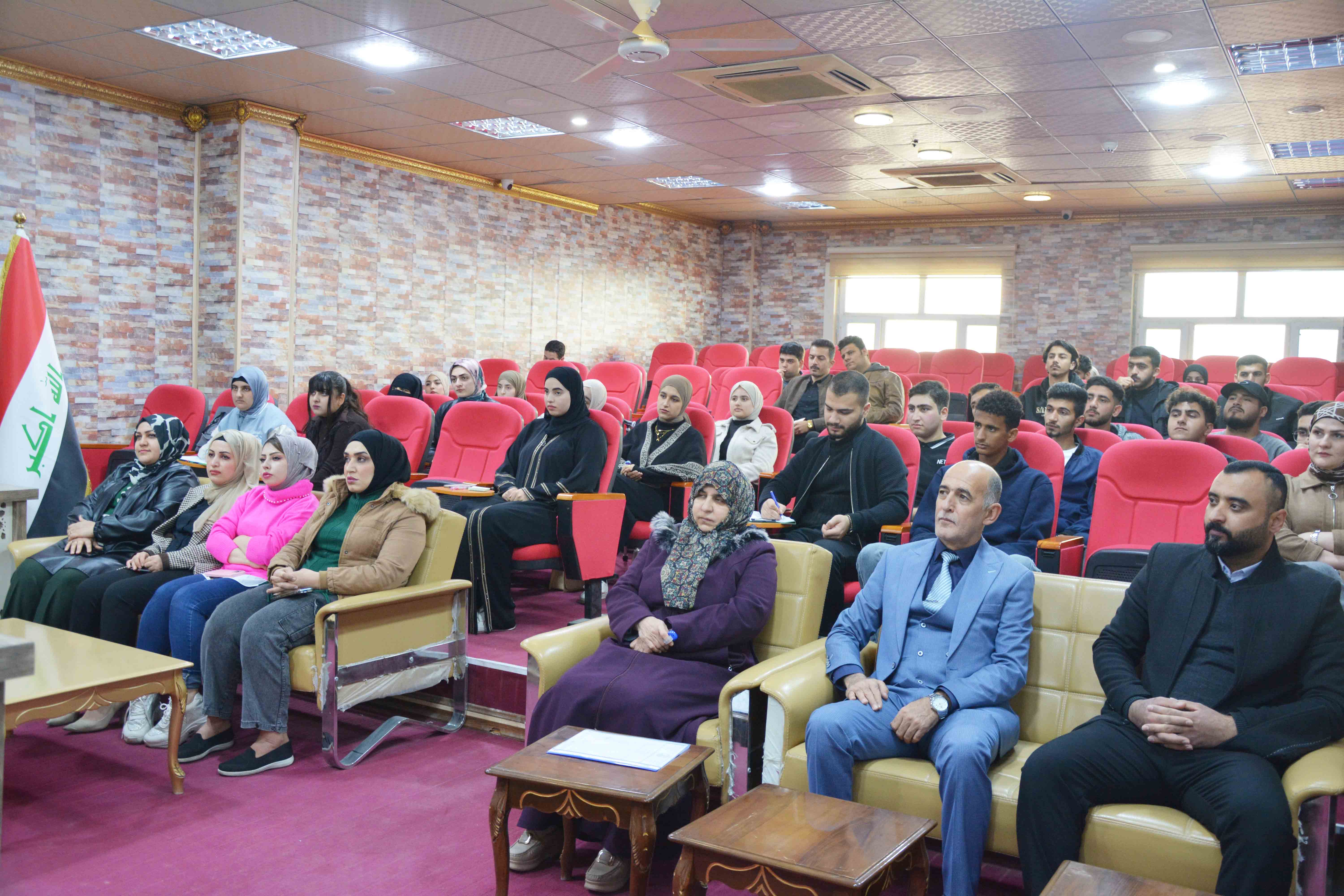 كلية علوم الحاسوب وتكنولوجيا المعلومات تنظم دورة حول أساسيات التوظيف