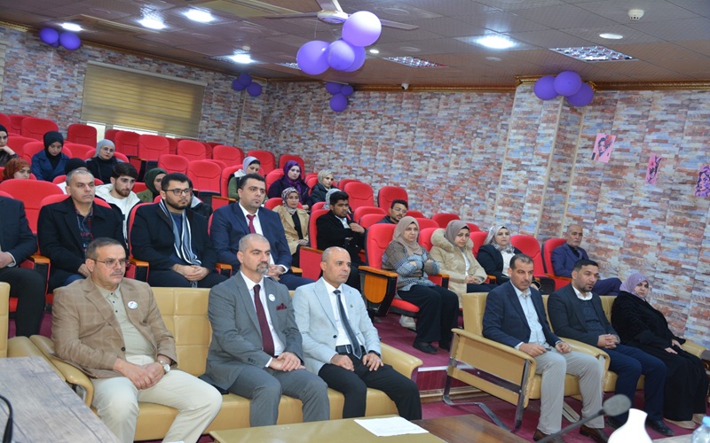 كلية علوم الحاسوب وتكنولوجيا المعلومات تنظم ندوة علمية حول واقع ريادة الاعمال الرقمية