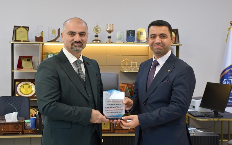 عمادة كلية علوم الحاسوب وتكنولوجيا المعلومات تزور الكلية التقنية الهندسية للحاسوب والذكاء الاصطناعي بالجامعة التقنية الشمالية