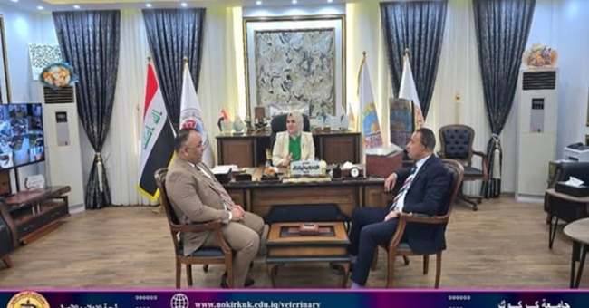 اللجنة المركزية لمتابعة سير الامتحانات تزور الكلية  