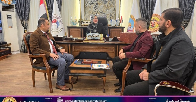  اللجنة المركزية لتقييم أداء شعب التعليم المستمر تزور الكلية 