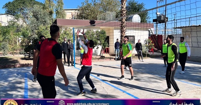 طلبة الطب البيطري يمارسون هوايتهم الرياضية 