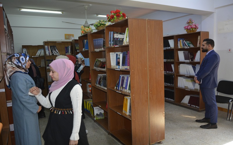 The College of Veterinary Medicine held a workshop for students in the college library on how to encourage students to use the library