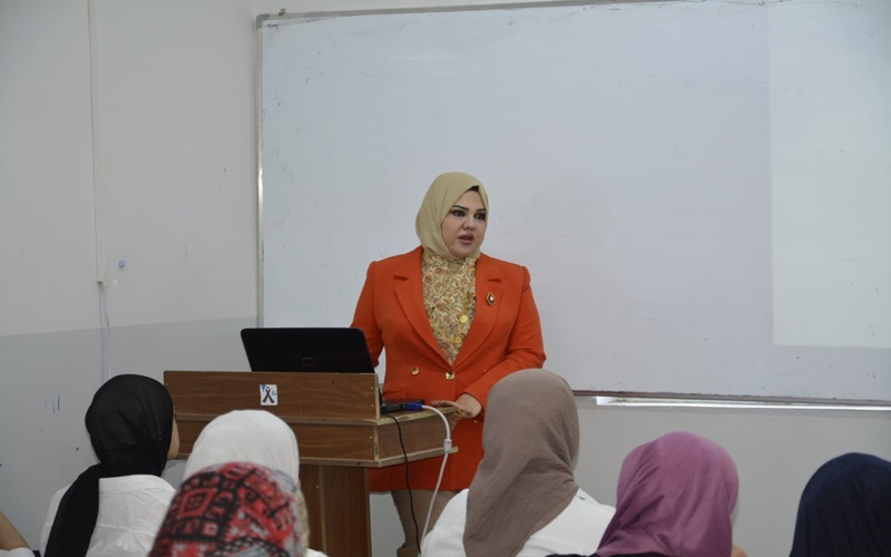 كلية الطب البيطري تقيم محاضرة ارشادية توعوية عن ظاهرة الانتحار.