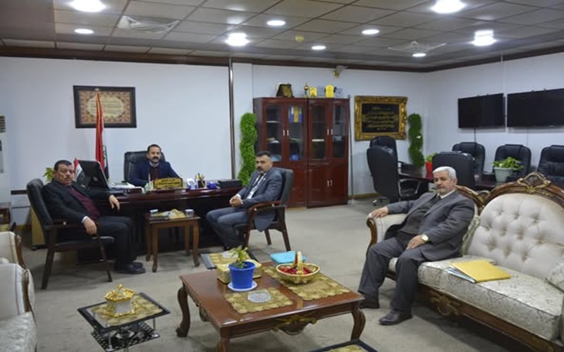 The Dean of the College of Veterinary Medicine receives the Central Committee to follow up on the progress of exams