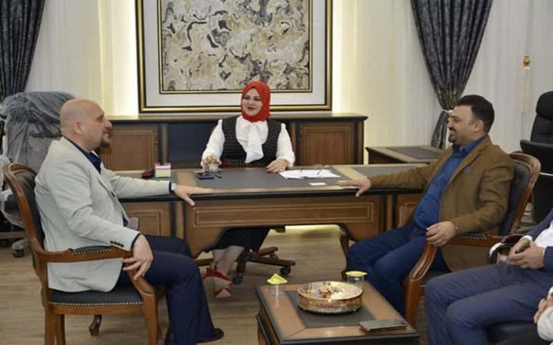 عميد كلية الطب البيطري تستقبل مدير مستشفى الطب البيطري التعليمي ونقيب الأطباء البيطريين .