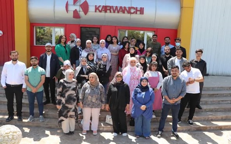 كلية الطب البيطري تجري زيارة علمية لطلبتها الى شركة كرونجي .