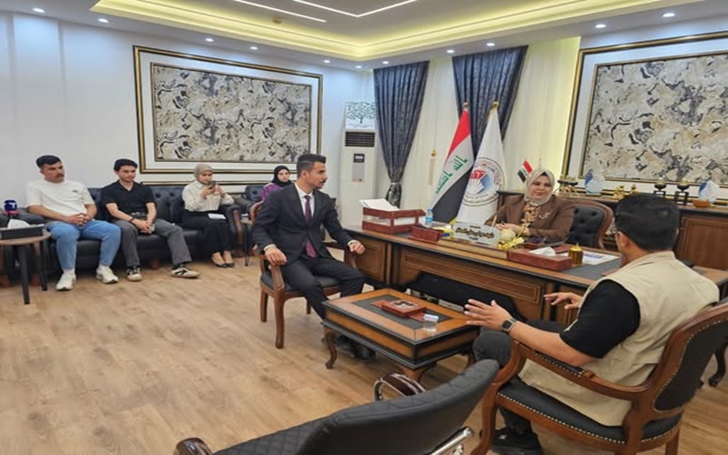 وفد من طلبة كلية الاعلام يزور كلية الطب البيطري .