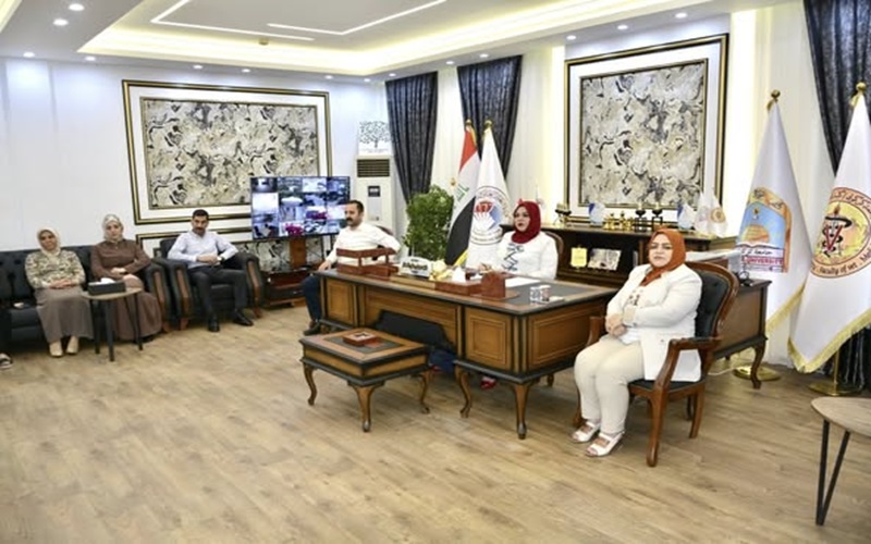 عميد كلية الطب البيطري تحقق اجتماعاً مع الهيئة التدريسية .