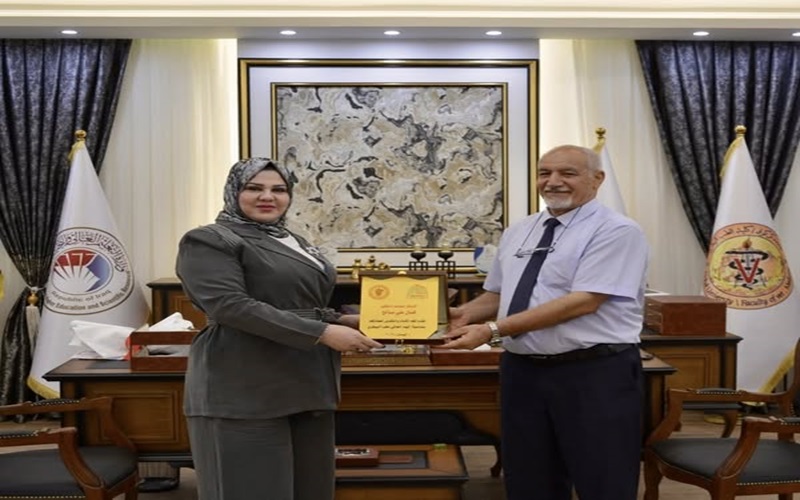 The Dean of the College of Veterinary Medicine meets with the former Dean of the College of Veterinary Medicine .