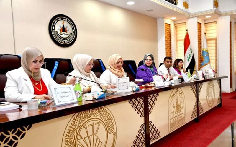 The Dean of the College of Veterinary Medicine participates in the membership of the doctoral thesis discussion committee at the College of Science.